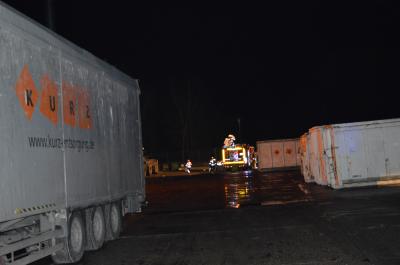 Benningen: Naechtlicher Brand bei Entsorgungsfirma